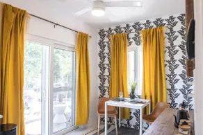 Flamingo House • MOON • Cozy 1BR • Walk to town - Image 3