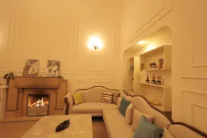 Spacious Colonial 4BHK; Green Lawn;Outdoor Jacuzzi - Image 3