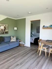 Badger's View Farmstay Cottage - Image 4