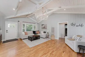 Luxury Riverfront Escape- Hot tub & Fire Pit - Image 3