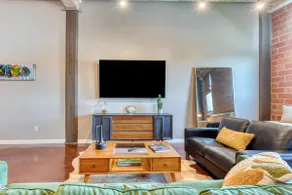 Downtown San Antonio Gem! - Image 4
