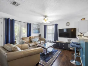 Spacious 2BR Retreat-Family Comfort in Plant City! - Image 4