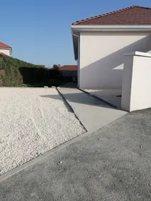2-bedroom house - Image 3