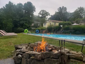 Carriage House (w/ Seasonal Heated Pool) - Image 5