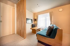 Hotel Kanon * 40 minutes from Namba by JR Yamatoji Express, 5 minutes on foot from Nara Station, deluxe double apartment - Image 2