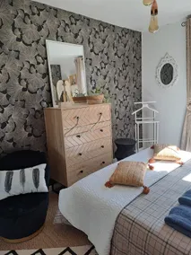 Atypical pretty apartment in the center of Saumur, 3 bedrooms, 2 to 7 people - Image 2