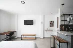 Cozy and Modern Apartment #08 - Image 5