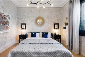 Guest Suite with Private Balcony - Image 2