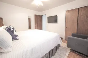 Country Club Cottage II - Image 3