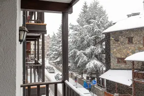 Balcony with Views – Near Scenic Hiking Trails - Image 2