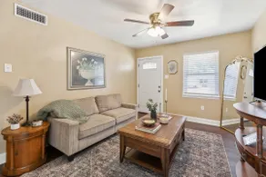 Remodeled 3 bdrm in the Heart of South Baton Rouge - Image 3