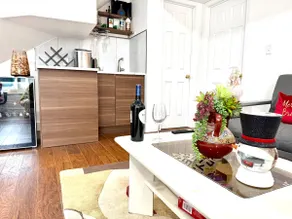 Private lower-level suite with a separate entrance - Image 5
