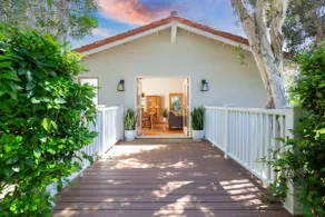Tranquil & Spacious 2-Bedroom Garden Retreat - Image 2