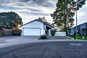 Mesa Lake Front House With Pool and Hot Tub - Image 4