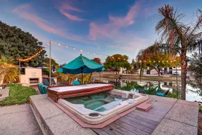 Mesa Lake Front House With Pool and Hot Tub - Image 2