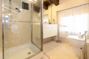 BolognaRoomscom - Isaia Garden Private Garden Spa Bath - Image 5