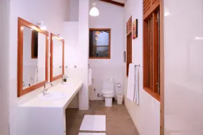South Point Surf House - Whole Villa 5 Bedrooms (Sleeps 14)  - Image 5