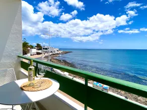 Lanzarote facing the sea - Image 3