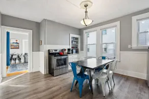 Walk to downtown ! Free Parking! Private Entrance! - Image 3
