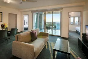 H on Mitchell Apartment Hotel - Image 2