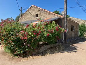Stone house in the heart of a peaceful hamlet - Image 4