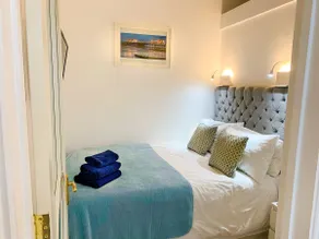 Lovely Annexe by the Beach, in Central Worthing. - Image 3