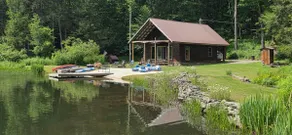 Das Blockhaus am Paradise Pond, Spring Wonders, Summer Fun & Herbstlaub - Image 2