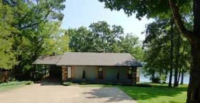 ”Lakeside Blue Bungalow” on Lake Thunderbird - Image 4