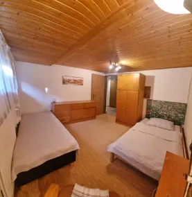 Apartment in family house with nice garden - Image 3
