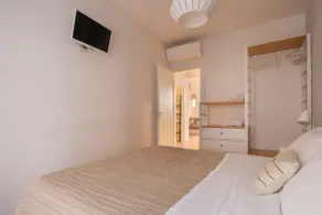 Bologna House Due Torri Apartment - Image 4