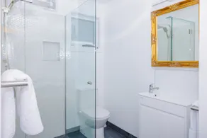 Amelia's Waterfront One Bedroom Apartment - Image 3
