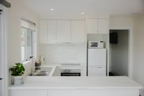 Amelia's Waterfront One Bedroom Apartment - Image 4