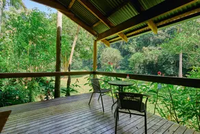 Rainforest Cabin 2 with Rock Pools & Spa Bath - Image 4