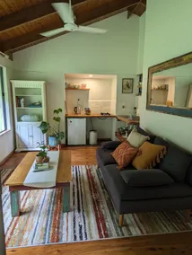 Rainforest Cabin 2 with Rock Pools & Spa Bath - Image 4