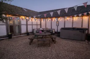 Green Cottage | Unique Family & Dog-Friendly Stay - Image 5