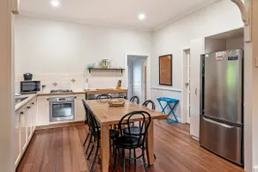 Bottlebrush Cottage & Studio, Wildbrook Pl - Image 4