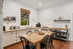 Bottlebrush Cottage & Studio, Wildbrook Pl - Image 3