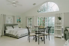 Tropical oasis studio in the heart of Boca Raton - Image 2