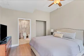 Beautiful Downtown Condo 1/1 - Image 3