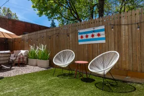 Garden Unit|Shopping|Coffee Shops|Restaurants|Bars - Image 3
