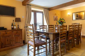 Sleeps 12, 6 Bedroom, 3 Ensuite, Village Location. - Image 4