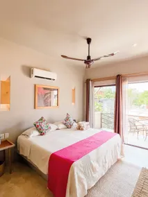 2 Bedrooms | Starlink | Steps to the Beach - Image 4