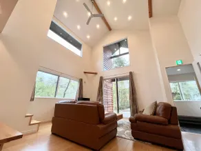 Holly House - Image 2
