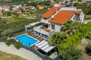 Private Resort Villa, Salt Pool, Cinema & Sea View - Image 2