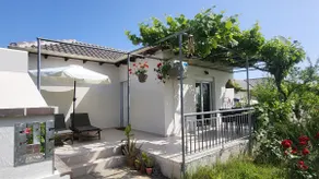 Holiday home with garden, terrace & BBQ | Nature view - Image 2