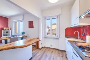 Apartment with a balcony overlooking the lake in Varenna - Image 4