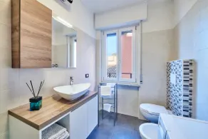 Apartment with a balcony overlooking the lake in Varenna - Image 3