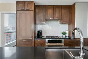 Spacious, river/sunset views, 2 bedroom+Den, DWTN - Image 4