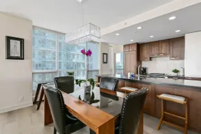 Spacious, river/sunset views, 2 bedroom+Den, DWTN - Image 2