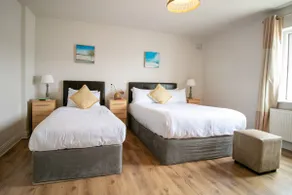 Doolin Village L07 - sover 6 gæster i 3 soveværelser - Image 3